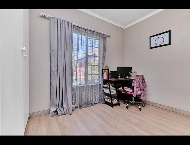 2 BEDROOM DUPLEX FOR SALE IN NORTH RIDING